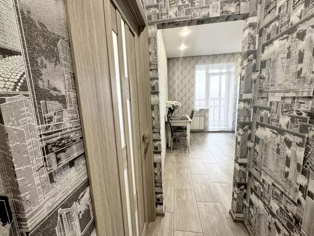 1-к кв. Омская область, Омск просп. Комарова, 11/4 (40.0 м) - Фото 0