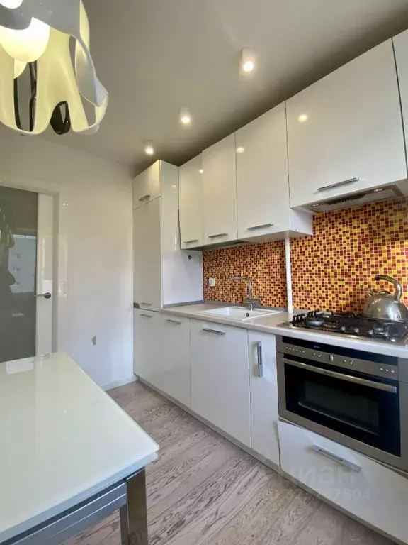 3-к кв. Саратовская область, Саратов ул. Имени Н.Г. Чернышевского, 20 ... - Фото 2