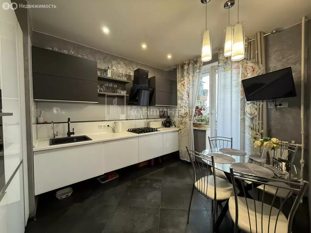 3-комнатная квартира: Владимир, улица Чапаева, 5 (68 м) - Фото 0