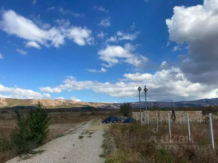 Участок в Крым, Симферопольский район, Добровское с/пос, с. Заречное ... - Фото 2