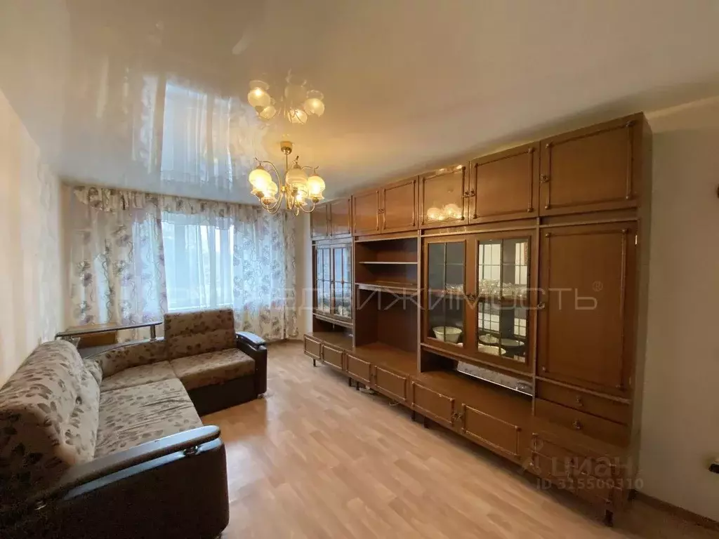 3-к кв. Кировская область, Киров ул. Чапаева, 36 (62.7 м) - Фото 0