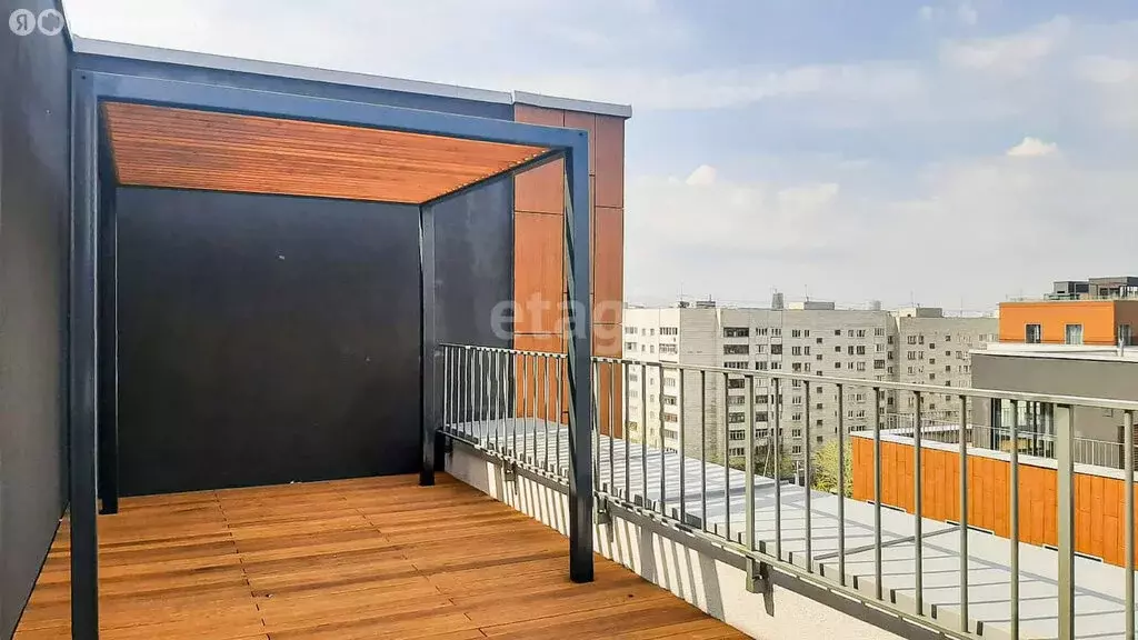 3-комнатная квартира: Екатеринбург, улица Войкова, 15 (220 м) - Фото 1