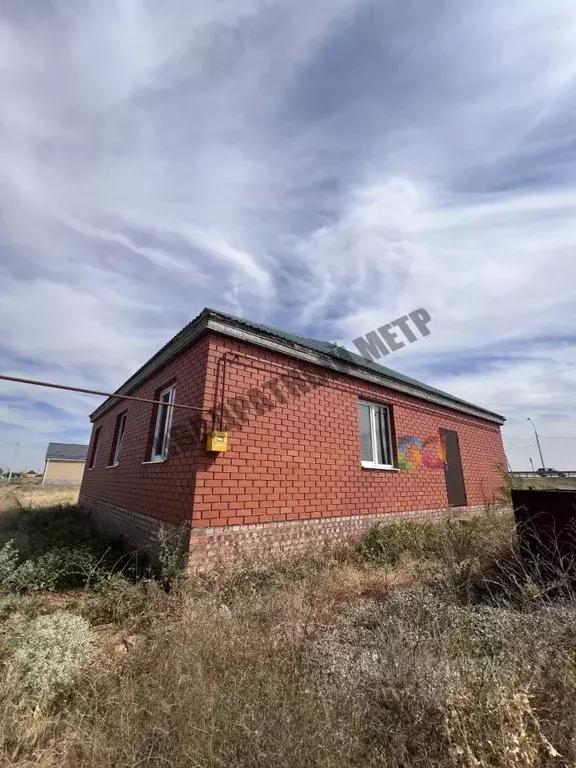Дом в Калмыкия, Элиста Южного района 17-я ул., 44 (107 м) - Фото 0