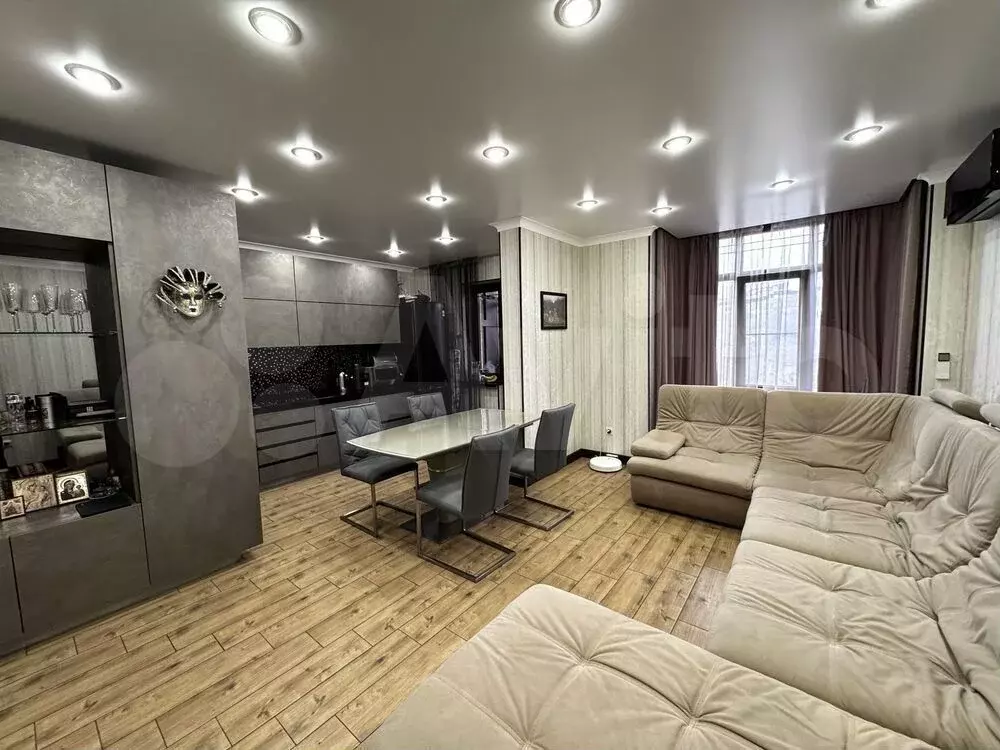 2-к. квартира, 67 м, 4/9 эт. - Фото 1
