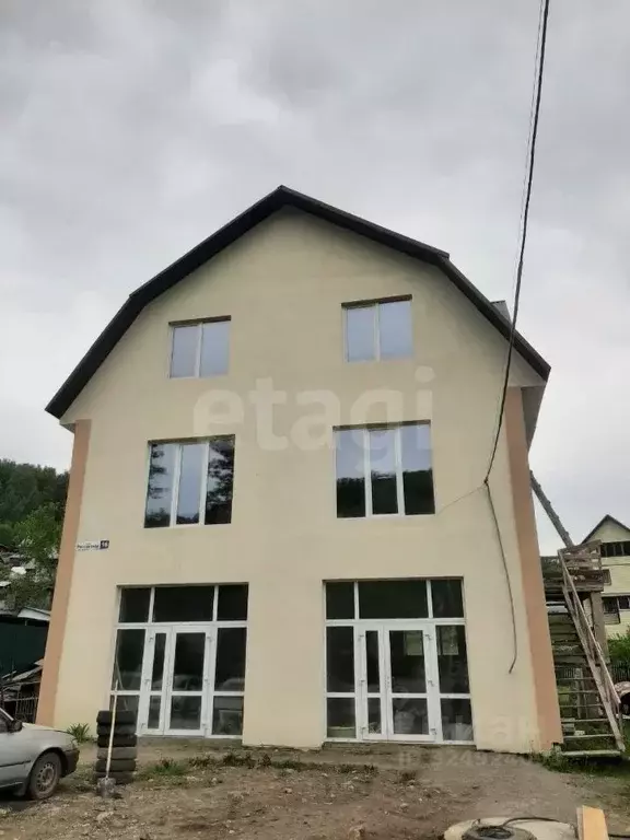 Дом в Алтай, Горно-Алтайск Рассветная ул., 16 (218 м) - Фото 1