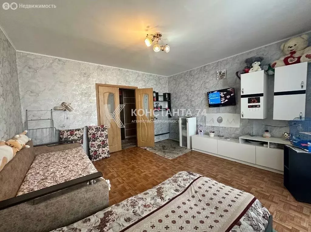 2-комнатная квартира: Чебаркуль, Октябрьская улица, 9Б (56.7 м) - Фото 2
