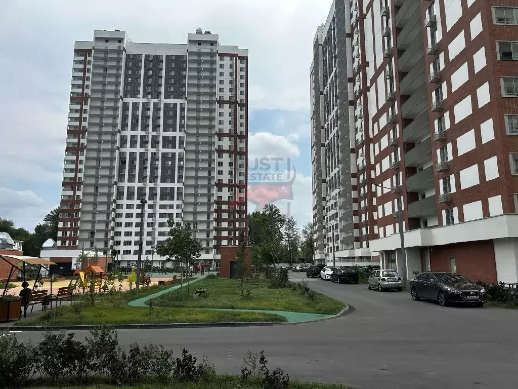 Продается 4-комнатная квартира - Фото 1