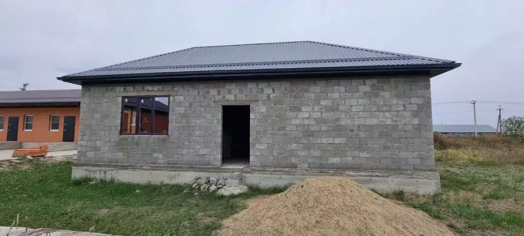 Дом в Адыгея, Тахтамукай аул ул. Карла Маркса (100 м) - Фото 0