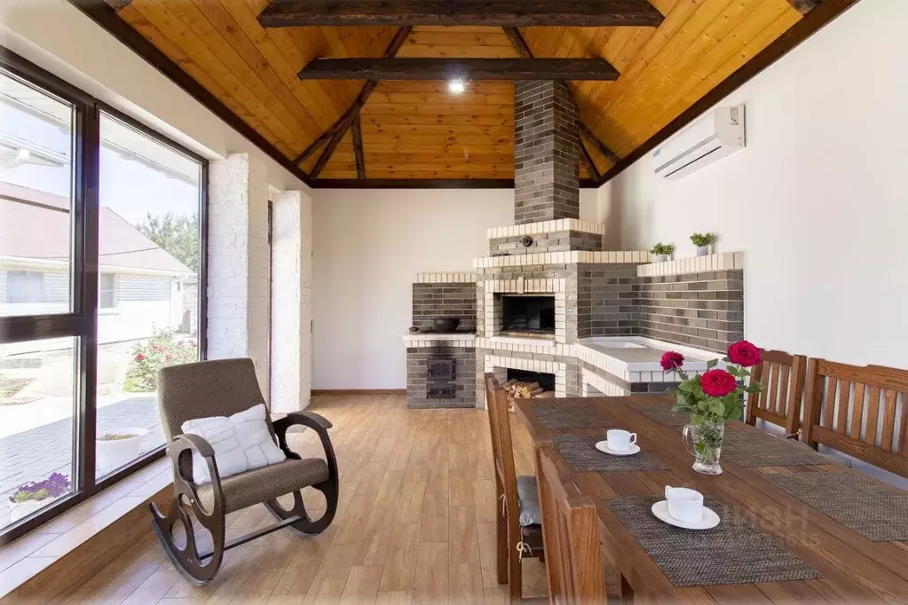 Дом в Волгоградская область, Среднеахтубинский район, Ахтубинское ... - Фото 1