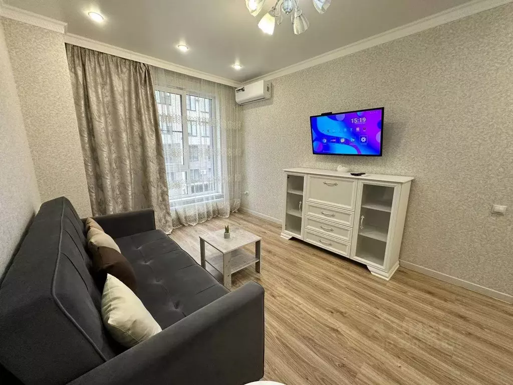 2-к кв. Кабардино-Балкария, Нальчик ул. Тлостанова, 32 (85.0 м) - Фото 1