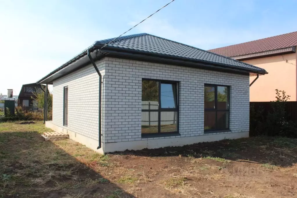 Дом в Саратовская область, Энгельсский район, Красноярское ... - Фото 1