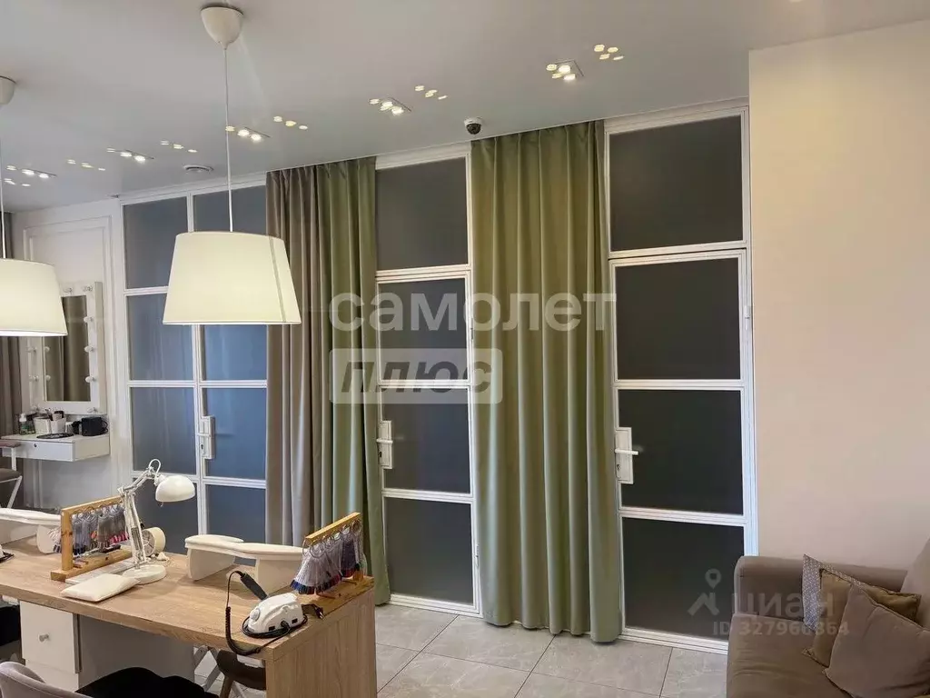 Помещение свободного назначения в Иркутская область, Иркутск наб. ... - Фото 1