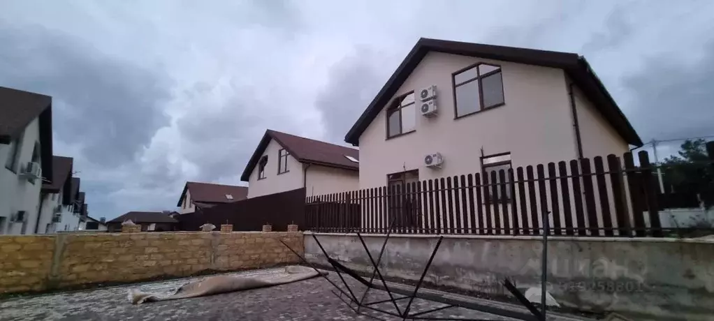 Дом в Севастополь ул. Лесхозная (200 м) - Фото 0
