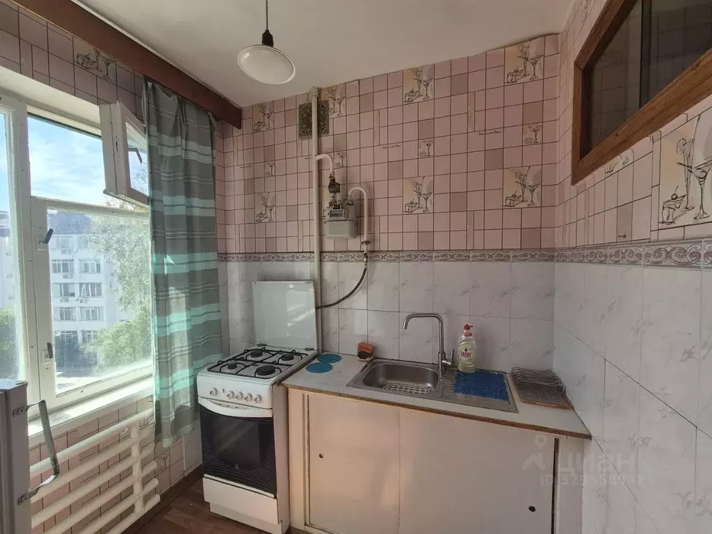 2-к кв. Крым, Керчь пер. 1-й Портовый, 8 (47.0 м) - Фото 1