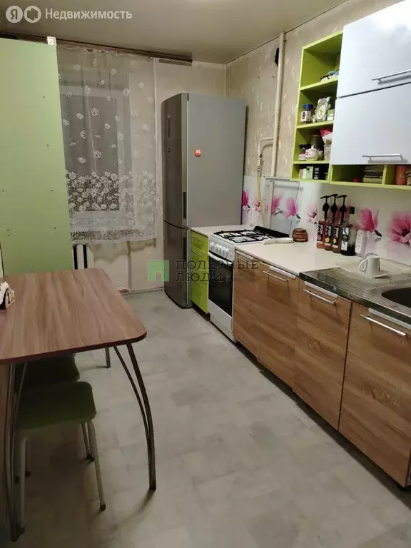 3-комнатная квартира: Ижевск, улица Ключевой Посёлок, 37 (59 м) - Фото 0