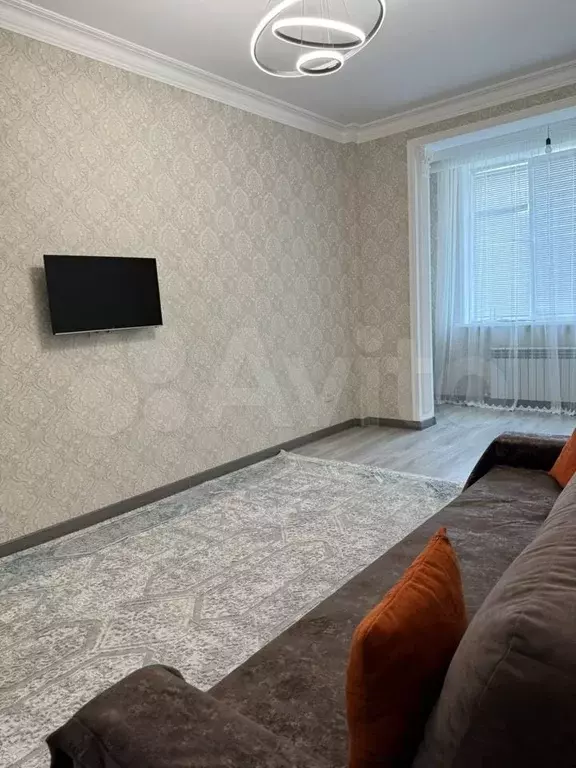 2-к. квартира, 70 м, 1/7 эт. - Фото 0