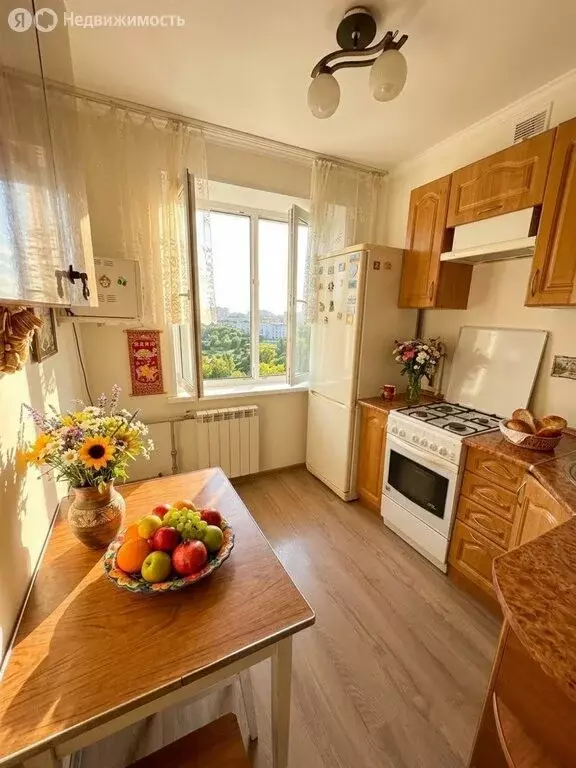3-комнатная квартира: Белгород, улица 5 Августа, 38 (62.2 м) - Фото 1