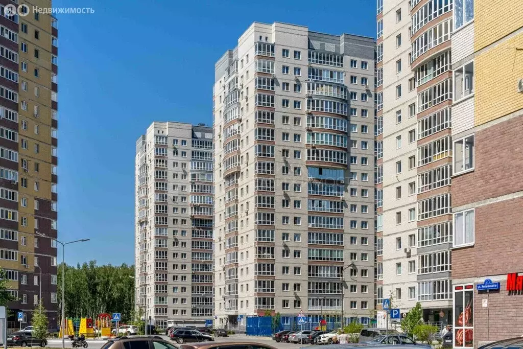 1-комнатная квартира: Тюмень, улица Мельникайте, 2к19 (42.07 м) - Фото 2