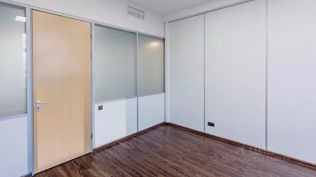 Офис в Санкт-Петербург ул. Чапаева, 15 (19 м) - Фото 2