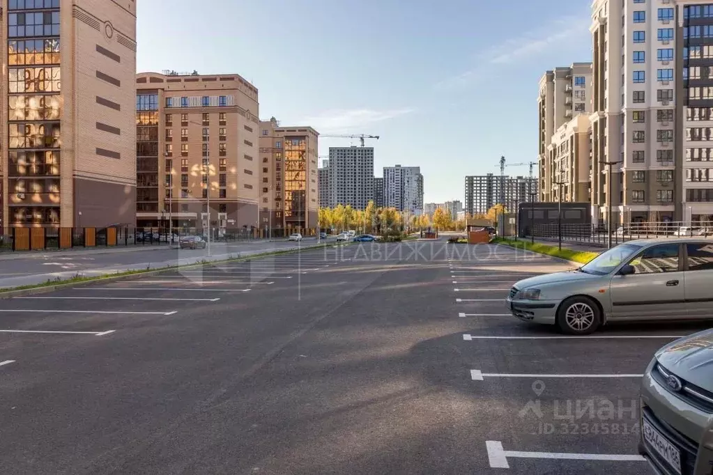 2-к кв. Тюменская область, Тюмень ул. Братьев Бондаревых, 5 (65.5 м) - Фото 1