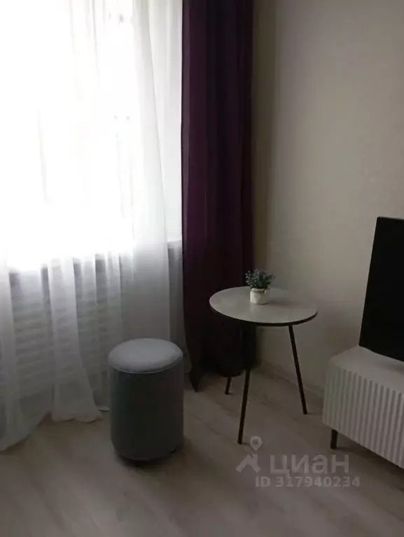 1-к кв. Удмуртия, Ижевск Молодежная ул., 93 (30.0 м) - Фото 0