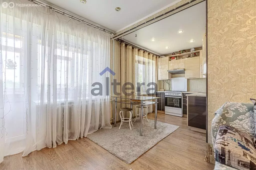 3-комнатная квартира: Казань, улица Липатова, 5 (55 м) - Фото 0