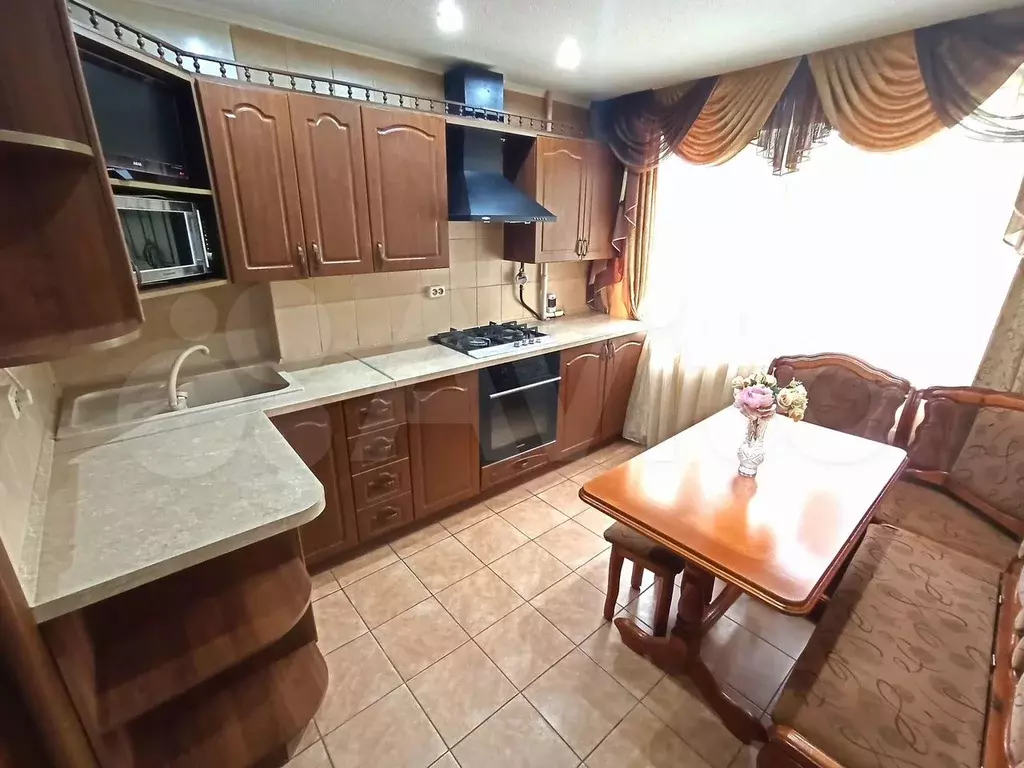 3-к. квартира, 61 м, 2/9 эт. - Фото 1