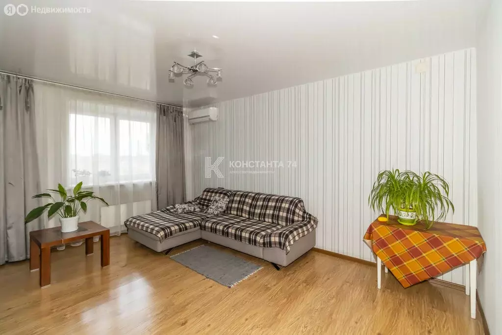 2-комнатная квартира: Челябинск, улица Сергея Герасимова, 21 (64.4 м) - Фото 0