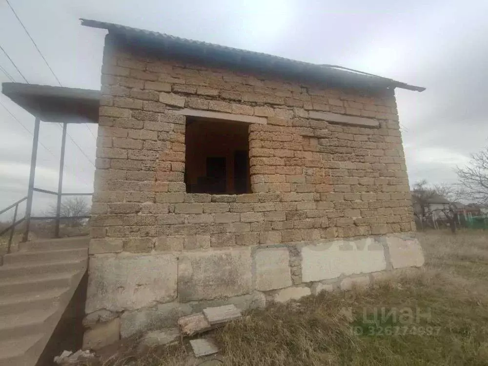 Дом в Крым, Сакский район, Ореховское с/пос, с. Михайловка ул. ... - Фото 2