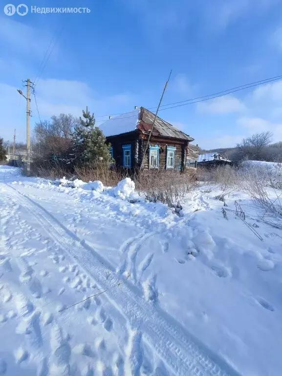 Дом в Ульяновская область, Майнское городское поселение, село ... - Фото 1