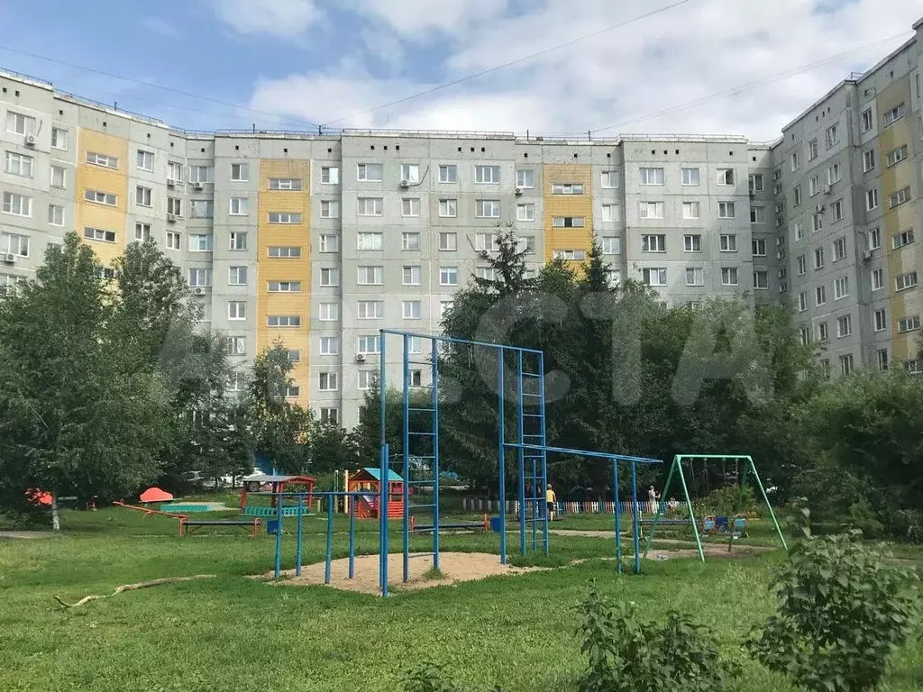 3-к кв. Омская область, Омск просп. Комарова, 31 (62.3 м) - Фото 1