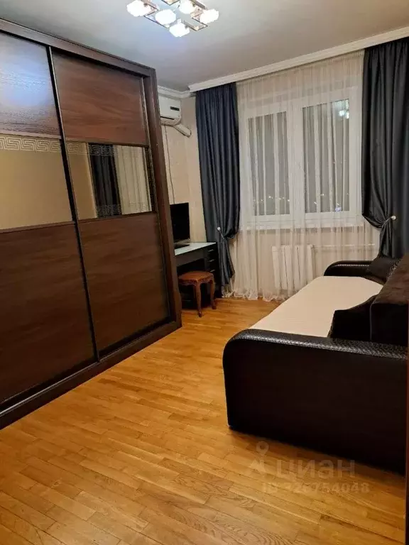 Комната Москва Никулинская ул., 15К2 - Фото 1