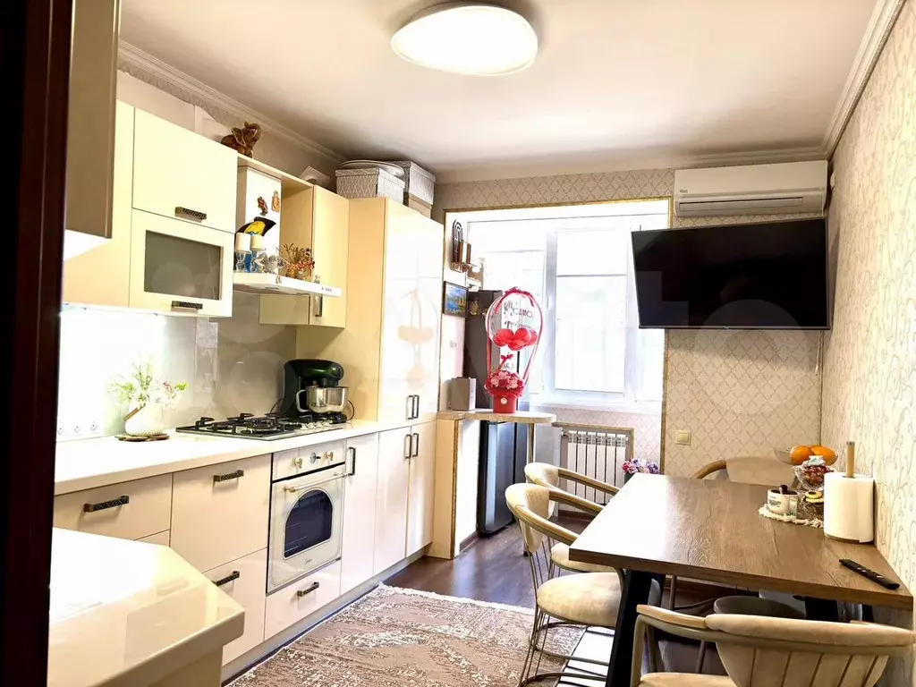 2-к. квартира, 60 м, 3/10 эт. - Фото 1