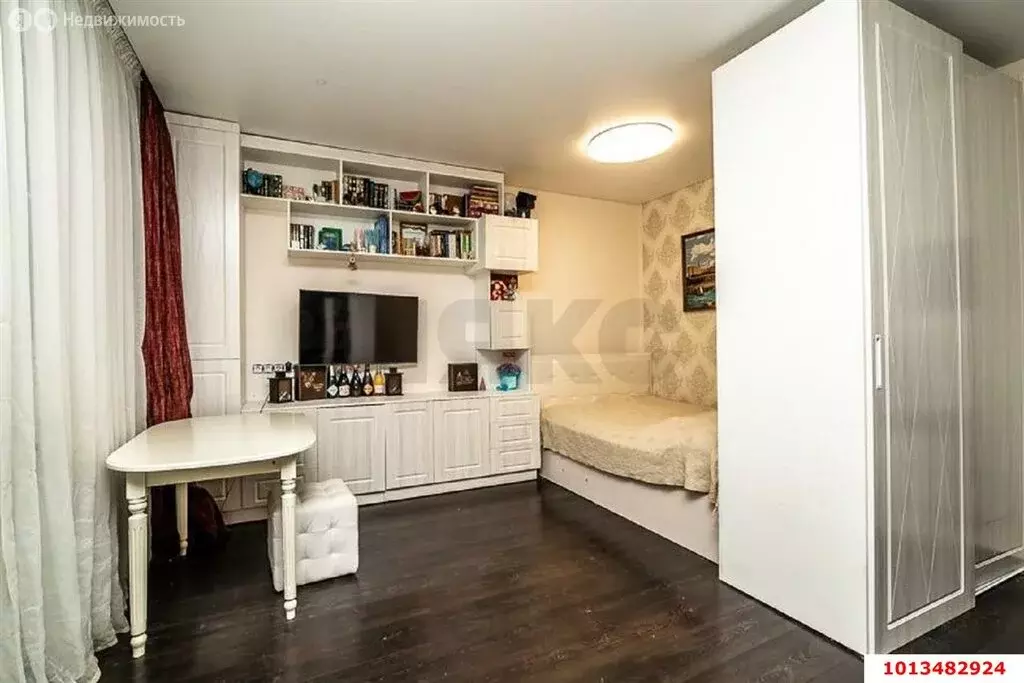 1-комнатная квартира: Краснодар, улица Цезаря Куникова, 18к10 (40.7 м) - Фото 1