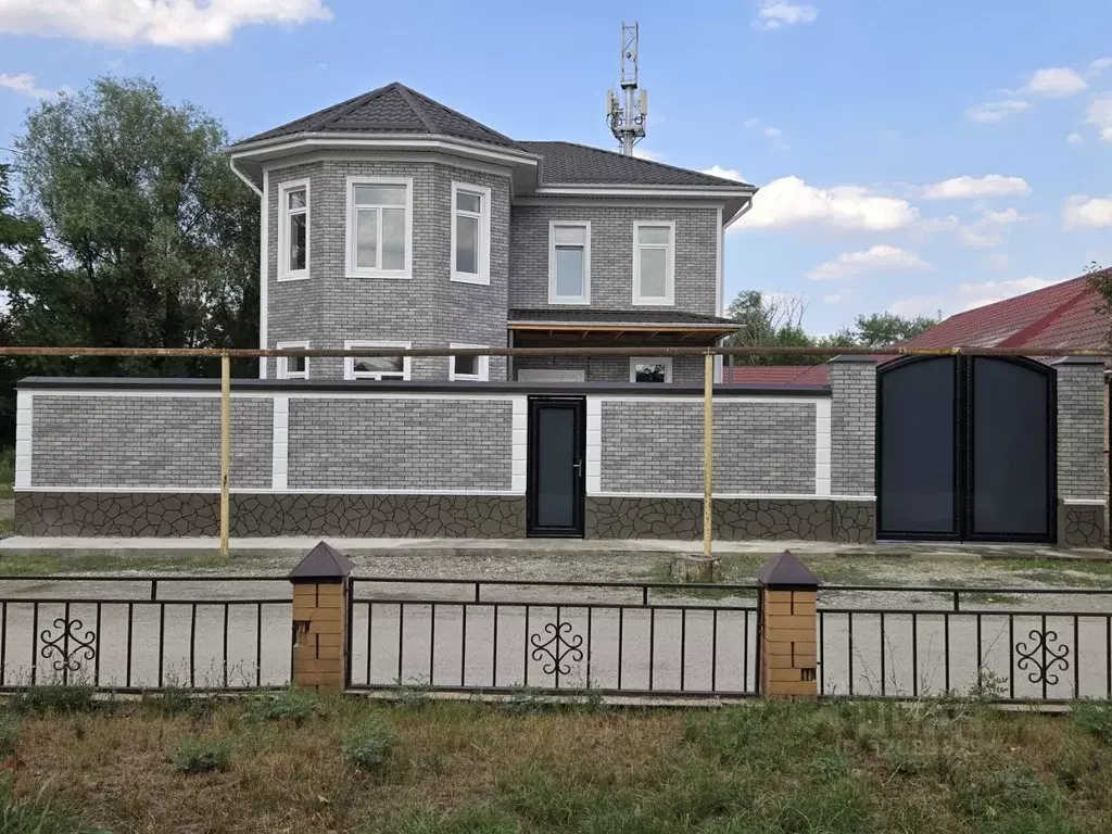 Дом в Чеченская республика, Грозный ул. Гоголя (250 м) - Фото 2