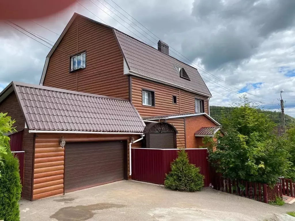 Дом в Башкортостан, Октябрьский Заитовская ул. (250 м) - Фото 0