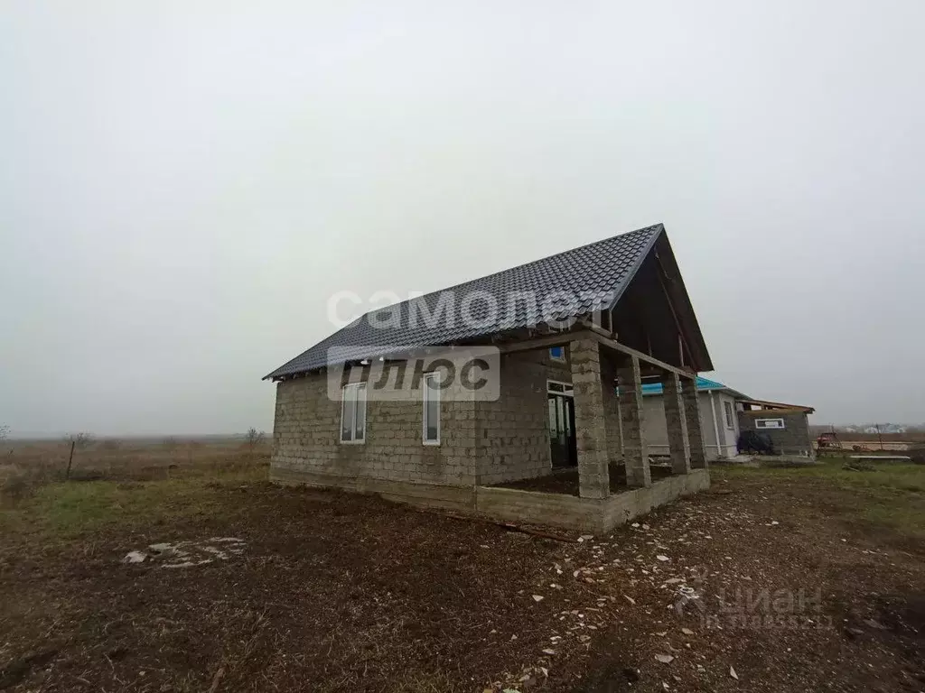 Дом в Краснодарский край, Абинск Тихорецкая ул. (90 м) - Фото 0