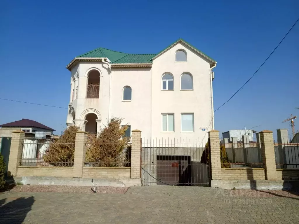 Дом в Крым, Евпатория городской округ, Заозерное пгт  (251 м) - Фото 1