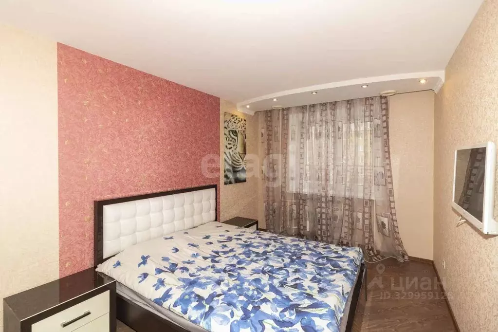 2-к кв. Тюменская область, Тюмень ул. Василия Гольцова, 8 (79.9 м) - Фото 1