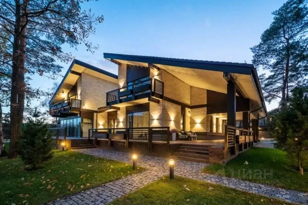 Дом в Московская область, Одинцовский городской округ, с. Жаворонки ... - Фото 1