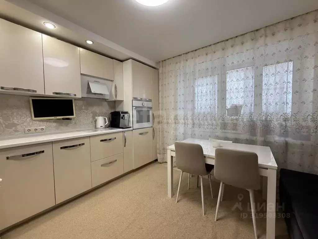 2-к кв. Тюменская область, Тюмень ул. Восстания, 19к3 (58.0 м) - Фото 0