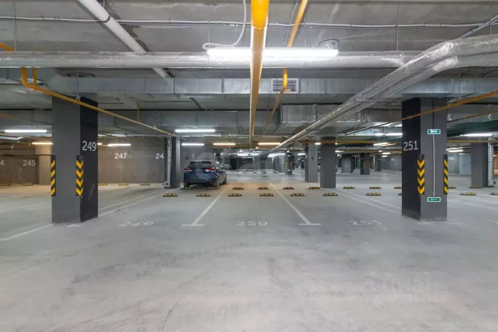 Гараж в Тюменская область, Тюмень ул. Тимофея Чаркова, 93 (13 м) - Фото 0