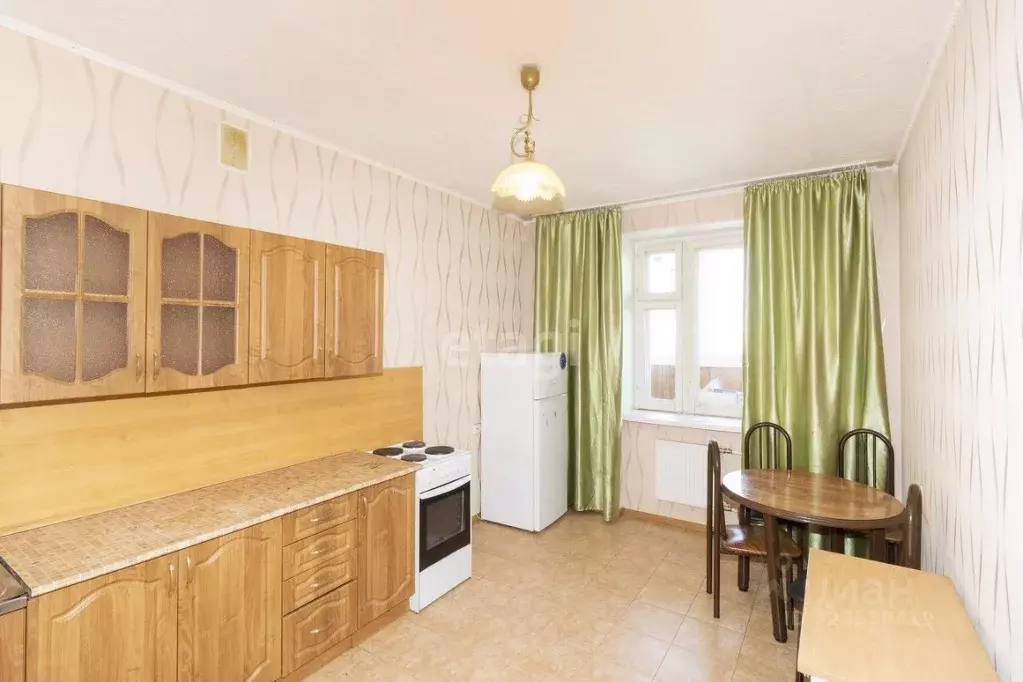 2-к кв. Тюменская область, Тюмень Интернациональная ул., 140 (67.7 м) - Фото 0