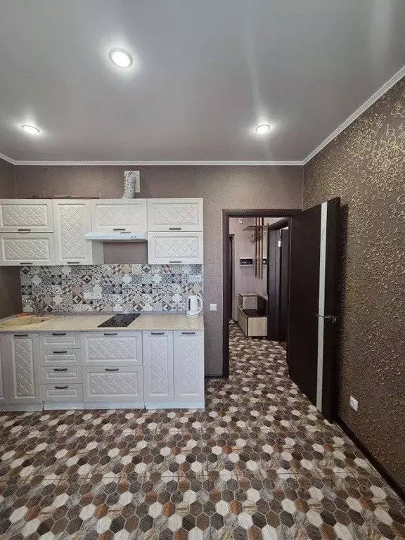 1-к кв. Оренбургская область, Оренбург Салмышская ул., 63 (40.0 м) - Фото 0