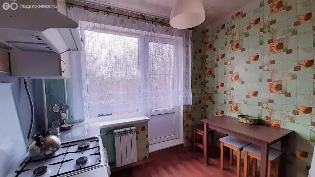 1-комнатная квартира: Великий Новгород, микрорайон Кречевицы, 153 ... - Фото 0