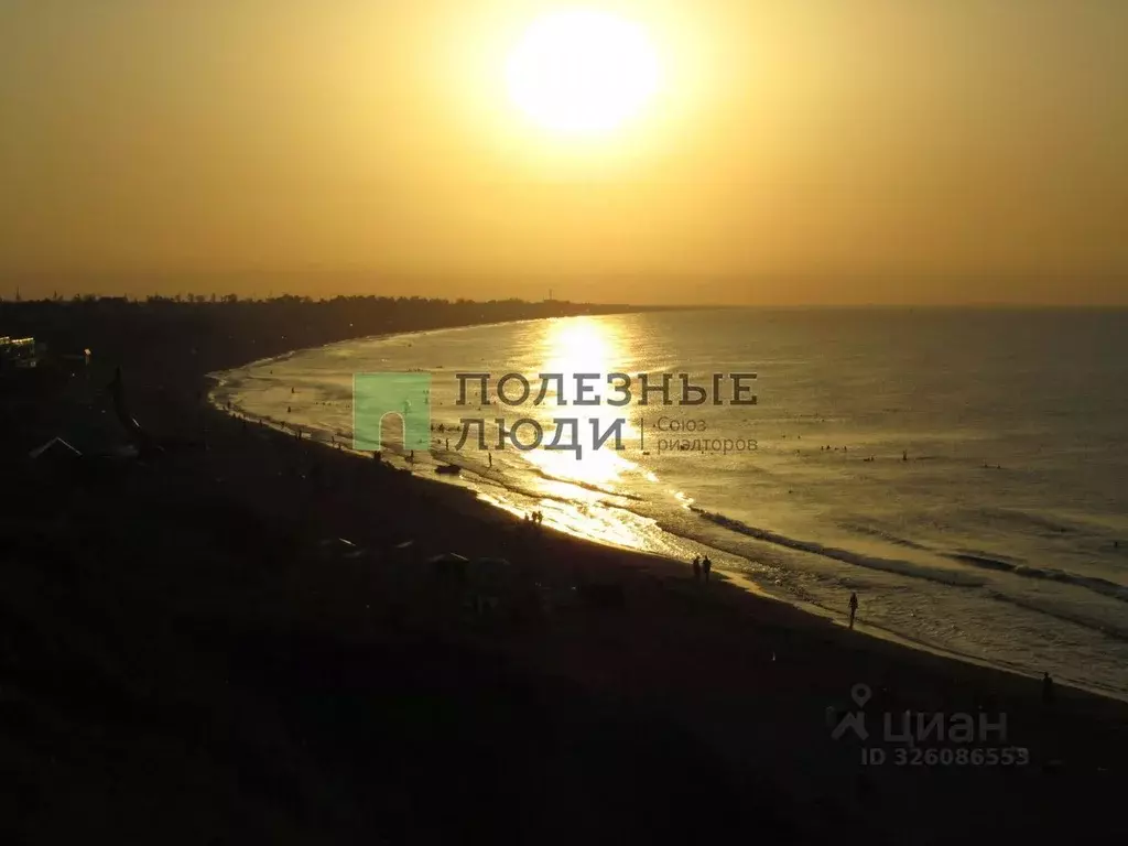 Участок в Крым, Ленинский район, с. Калиновка ул. Южная (6.0 сот.) - Фото 0