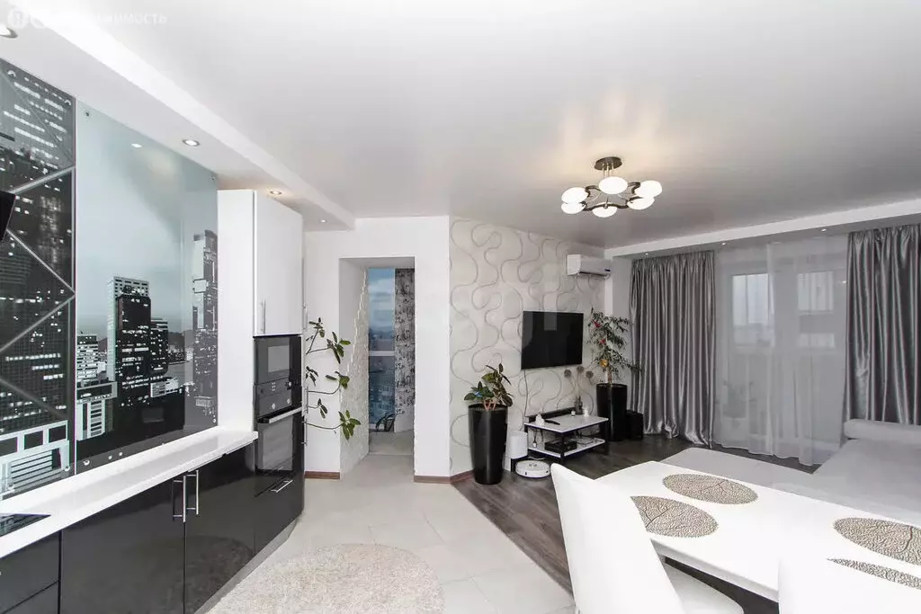 2-комнатная квартира: Тюмень, улица Чернышевского, 2Ак5 (79 м) - Фото 0