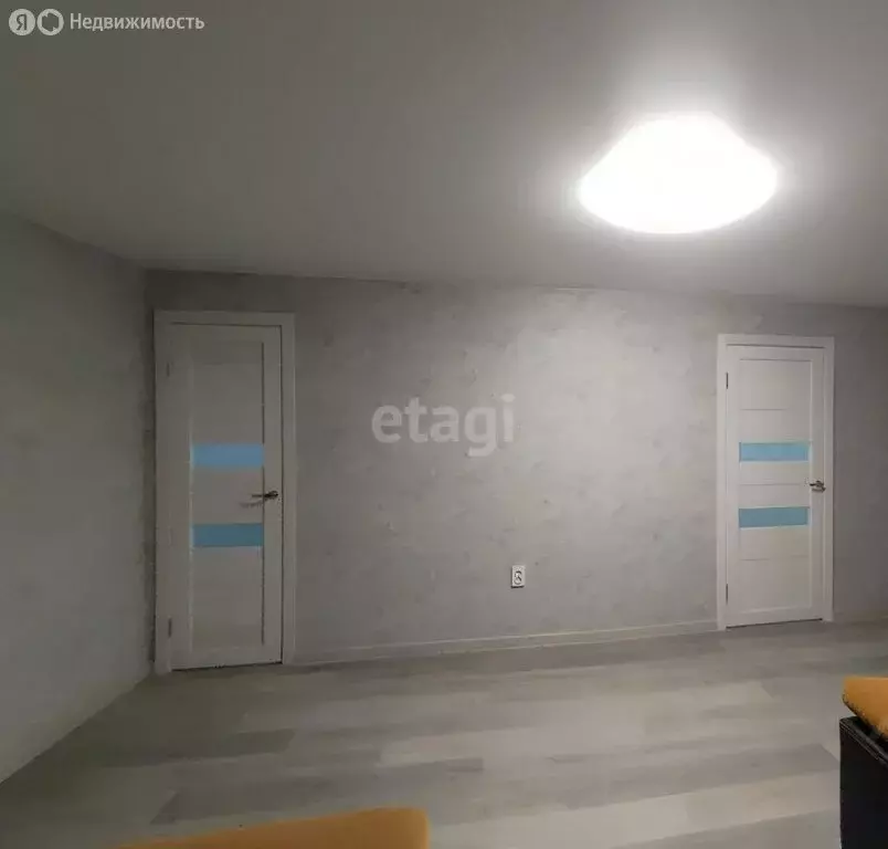 3-комнатная квартира: Омск, Космический проспект, 3 (42 м) - Фото 1