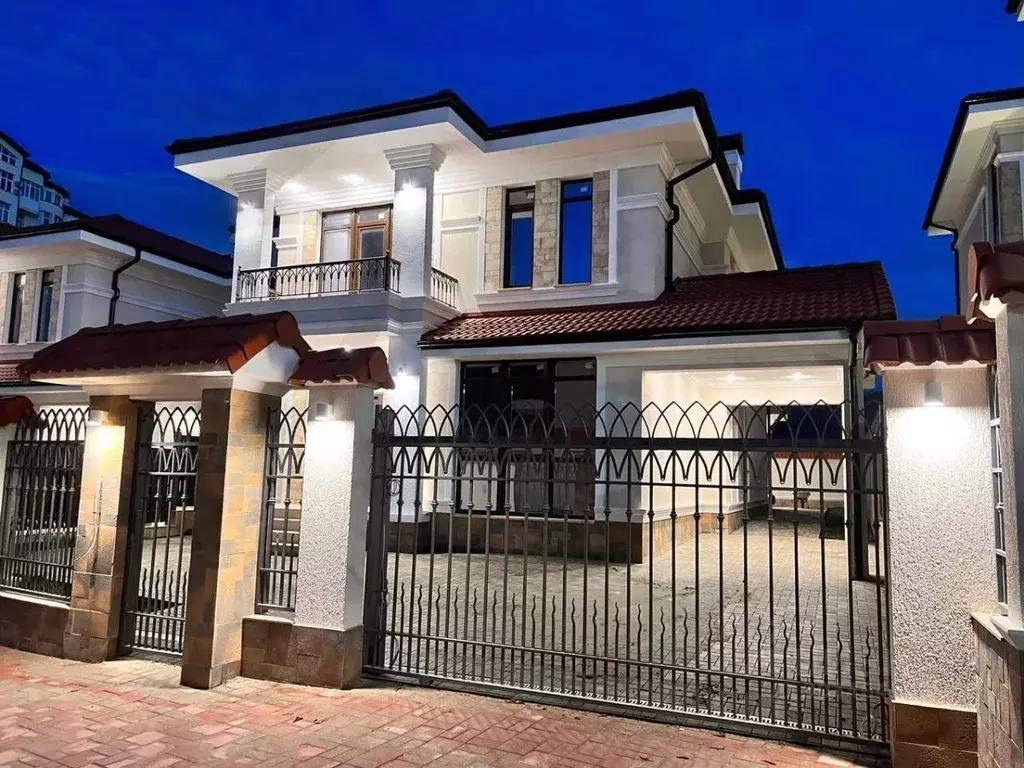 Дом в Краснодарский край, Геленджик ул. Островского, 168А (304 м) - Фото 1