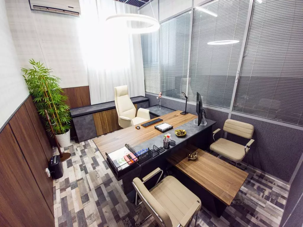 Офис в Татарстан, Казань ул. Галиаскара Камала, 41 (100 м) - Фото 1